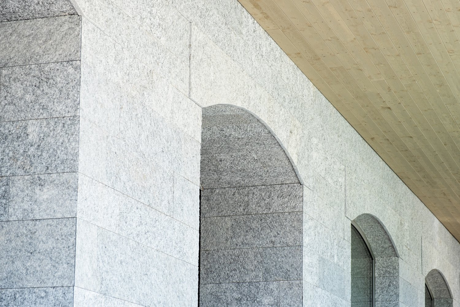 Fassade beim Apartmenthaus Yara in Andermatt