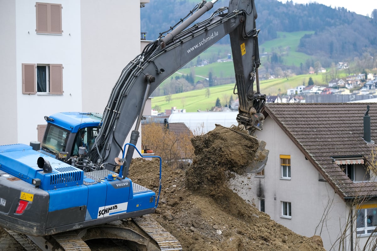 Baugrubenaushub für das MFH in Buchrain