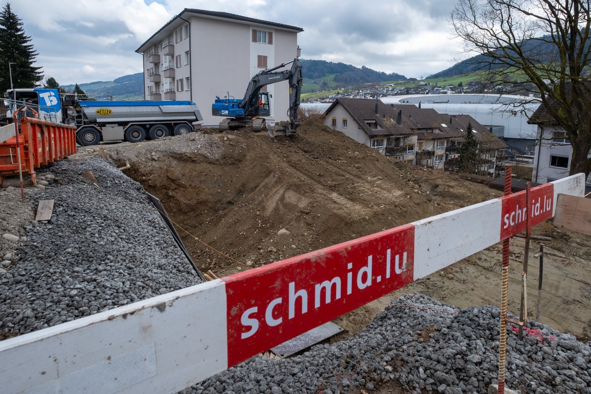 Baugrubenaushub für das MFH in Buchrain