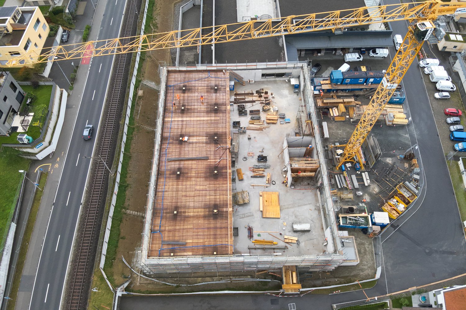 Luftaufnahmen des Rohbaues am Turbiweg in Hochdorf