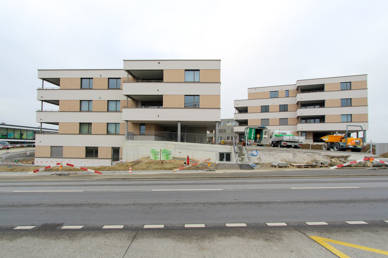 Fassade der neuen Überbauung Sandblatte in Rain