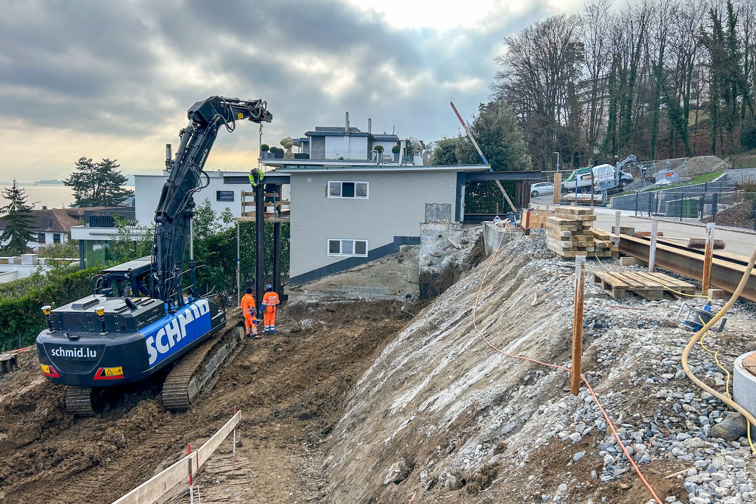 Baugrubenaushub beim EFH in Rüschlikon